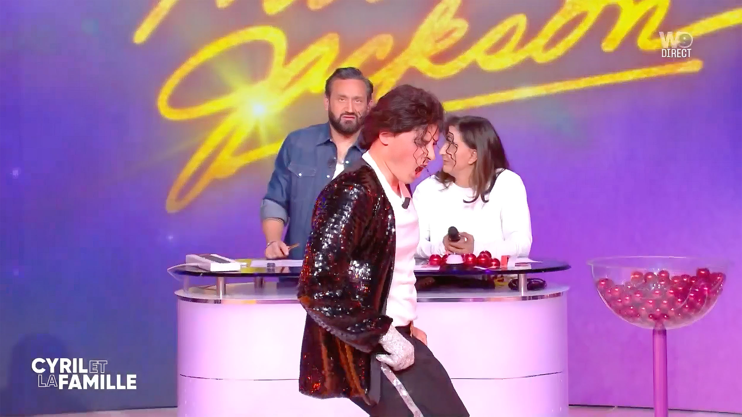 Alex Jackson imitateur et sosie de Michael Jackson lors de son passage télé avec Cyril Hanouna sur W9